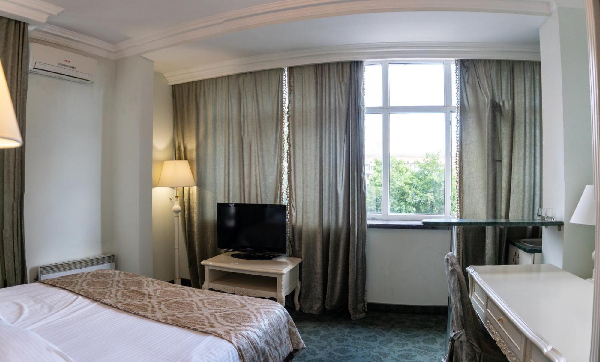 Royal 4* Kyiv