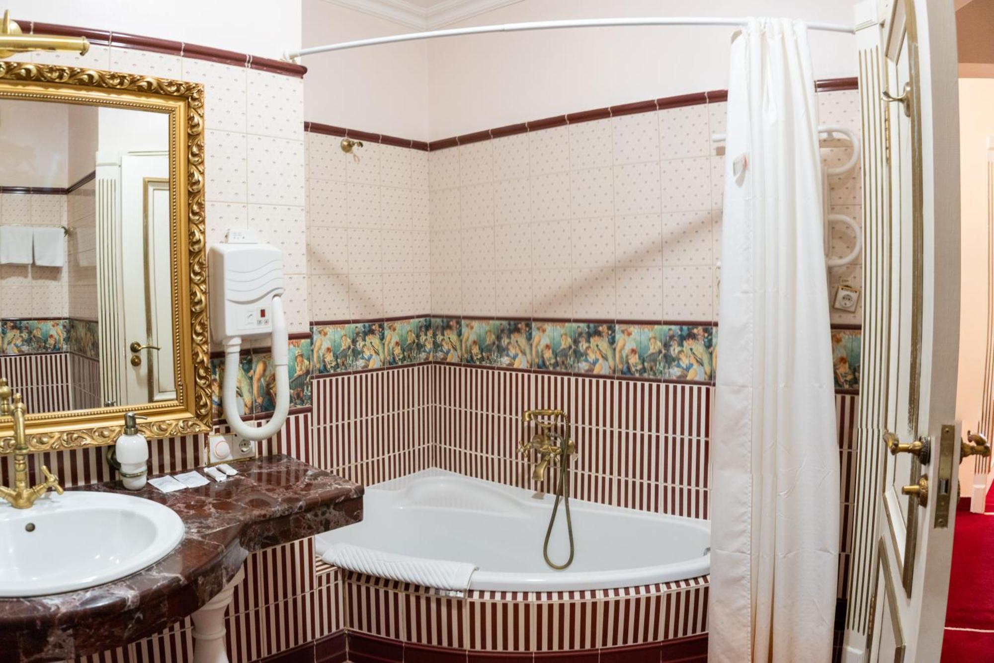 Hotel Royal 4*