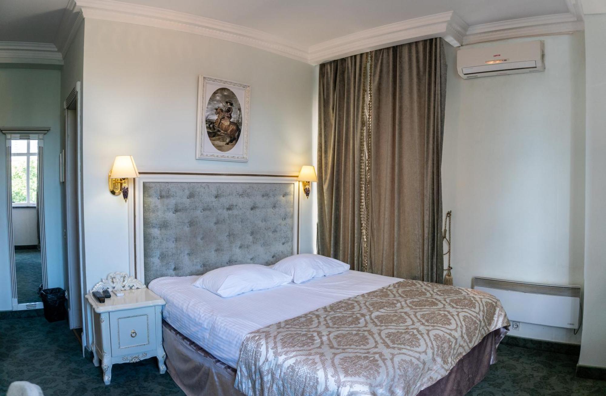 Отель роял сити 4*