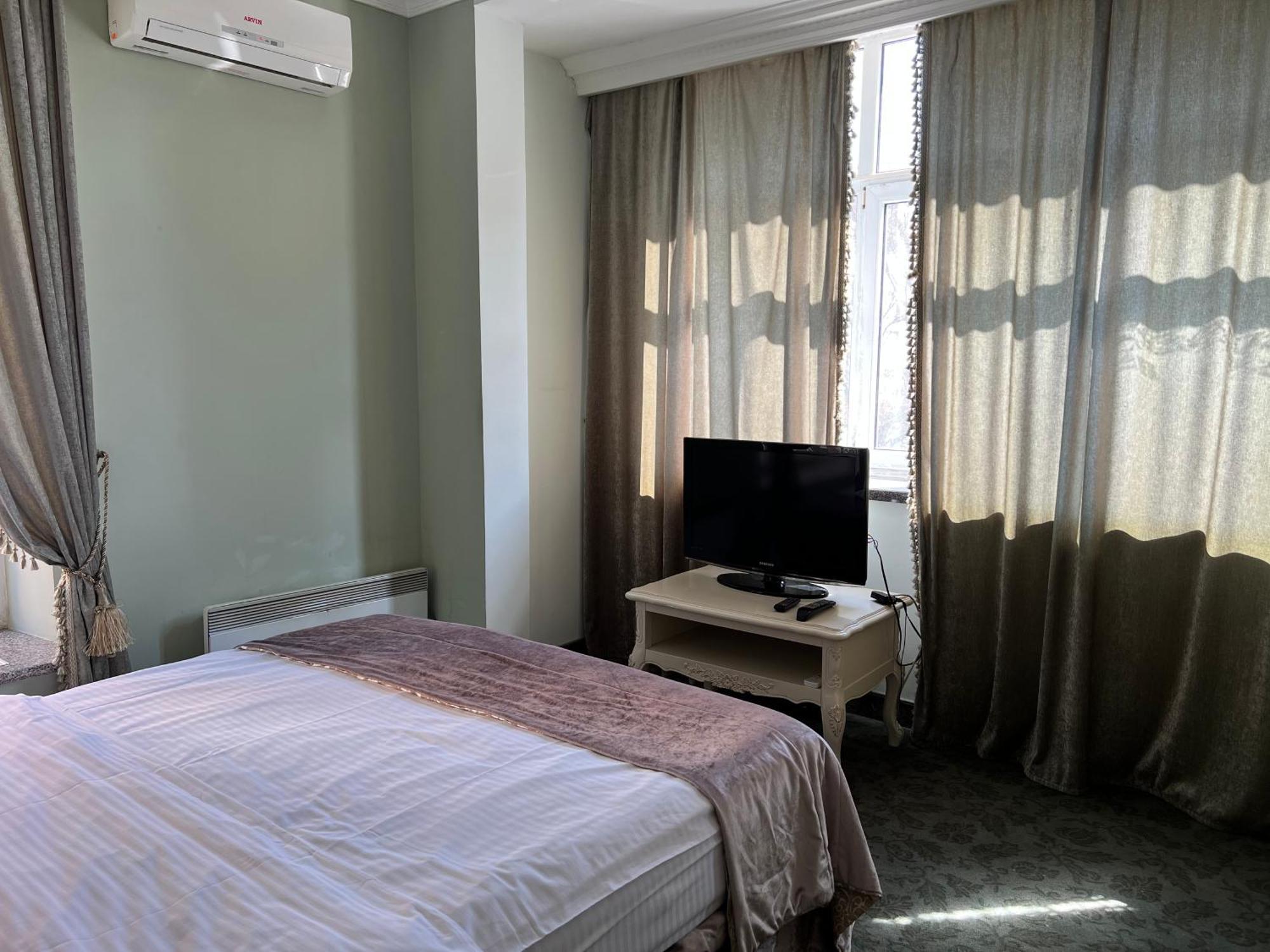 роял сити Готель 4*