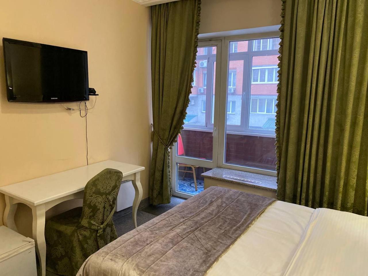 роял сити Готель 4*